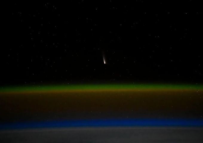 Comet A3 makes a spectacular appearance in this image from NASA astronaut Don Pettit taken from the International Space Station. Don Pettit/NASA